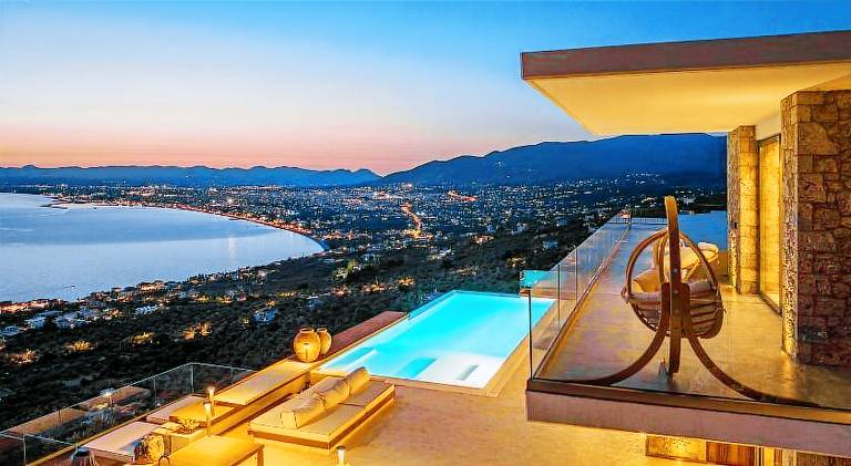 Villa with hot tub, private pool & patio — photo 4