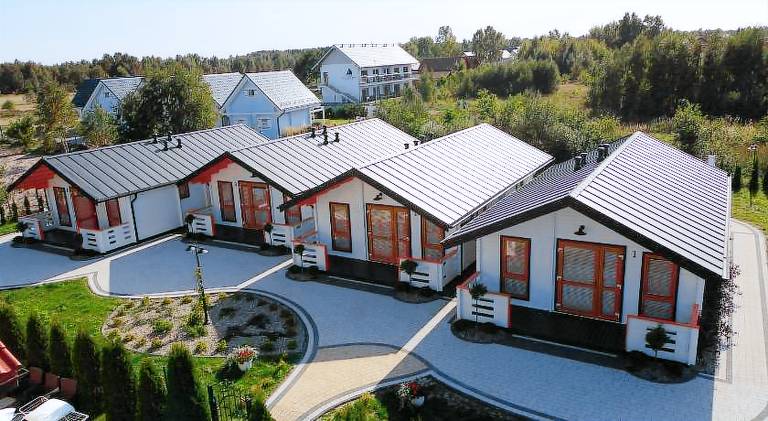 Chalet with hot tub & pool in Ustka