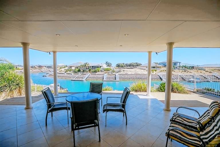 House Wallaroo
