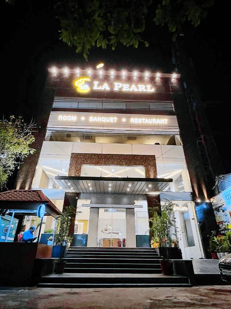 Hotel LA PEARL Bhopal
