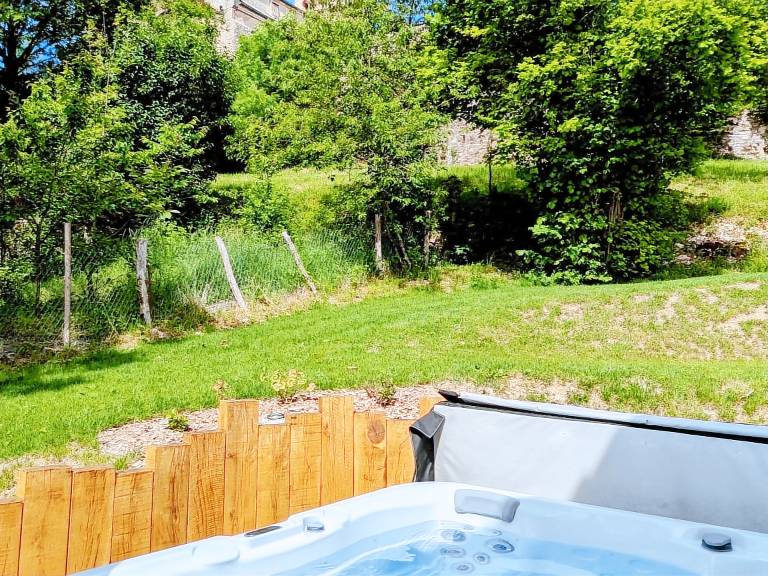 Cottage with jacuzzi, private pool & sauna — photo 2