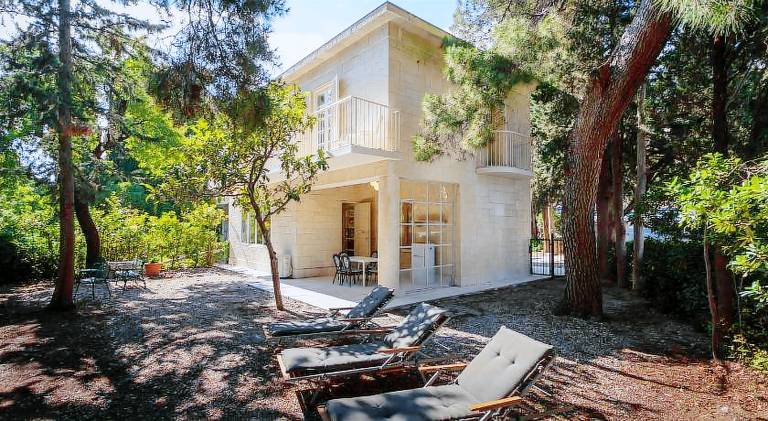 Villa with 2 rooms for 7 persons in Split