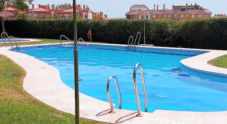 Rental apartment with pool — photo 3