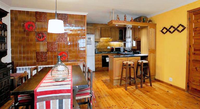 Vacation home with barbecue, garden & patio — photo 3