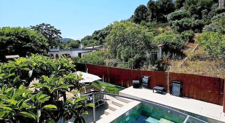 Villa with barbecue, private pool & patio — photo 3