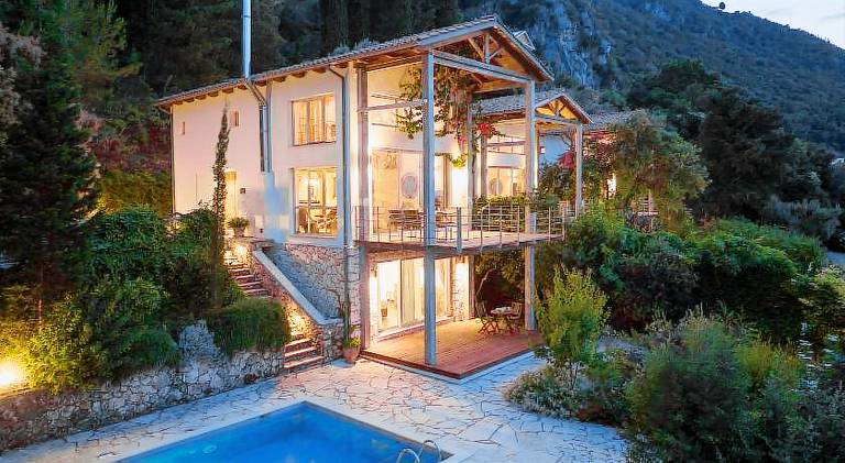 Villa with garden, terrace & private pool — photo 3