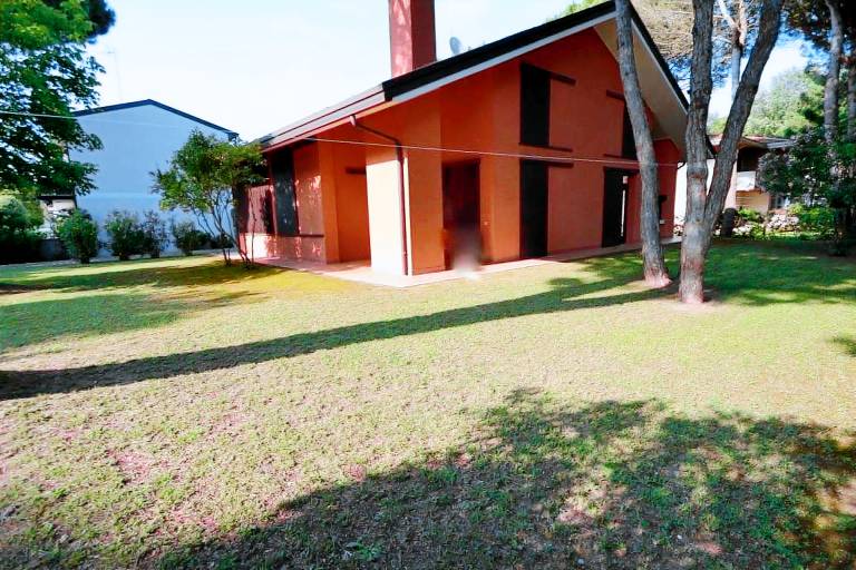 Spacious villa by the beach — photo 3
