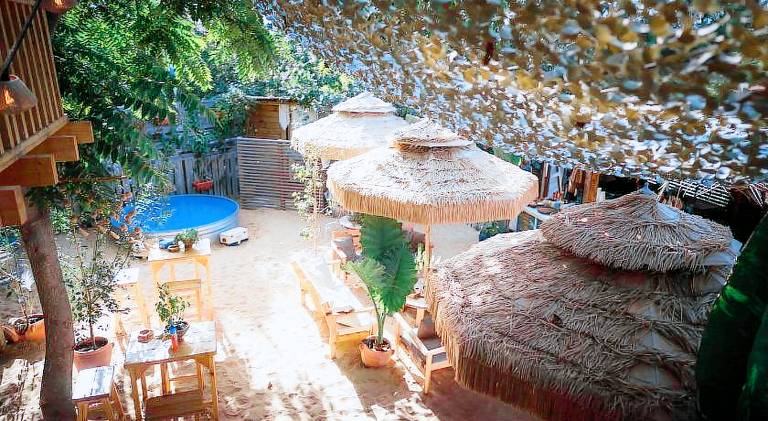 Lodge with patio in Herzliya