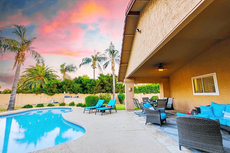 Phoenix Oasis Pool Game Room & Prime Location