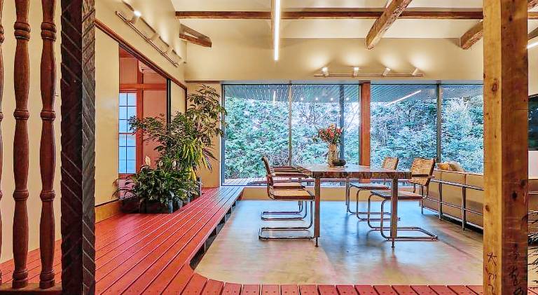 House with jacuzzi, sauna & patio — photo 3