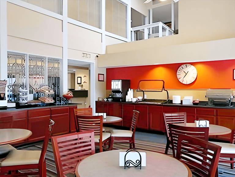 Affordable Suites of America Grand Rapids — photo 3