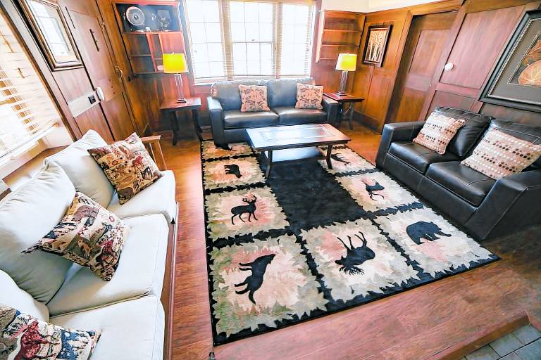Cabin with private pool & terrace — photo 4