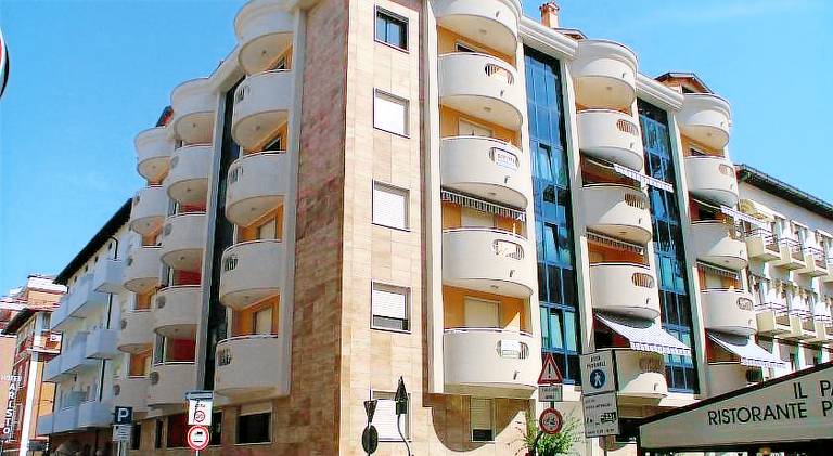 Holiday apartment with terrace | Beach nearby | Pets are welcome in Grado