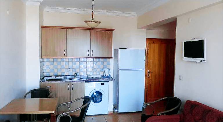 Serviced apartment with yard & pool | Close to the beach | Pet-friendly — photo 4