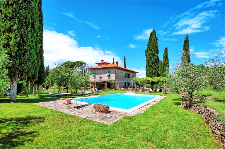 Villa mit Terrasse, privatem Pool und Grill