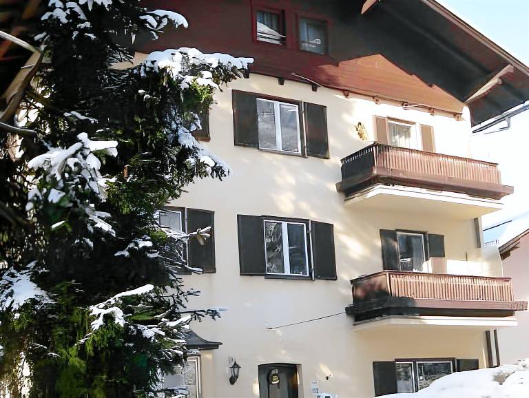 Rental apartment with patio & garden in Bad Hofgastein