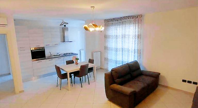 Holiday apartment with 2 rooms for 4 persons in Trani