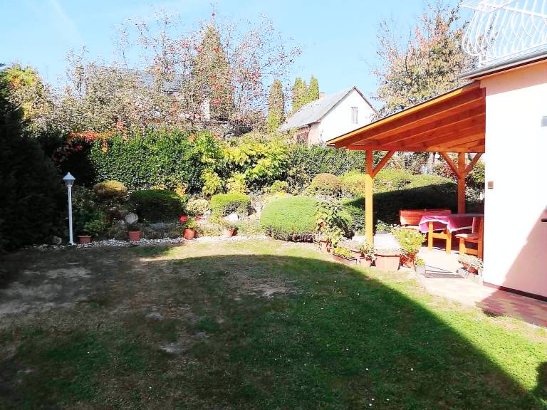 Lovely apartment with yard, grill & patio | Pet-friendly — photo 3