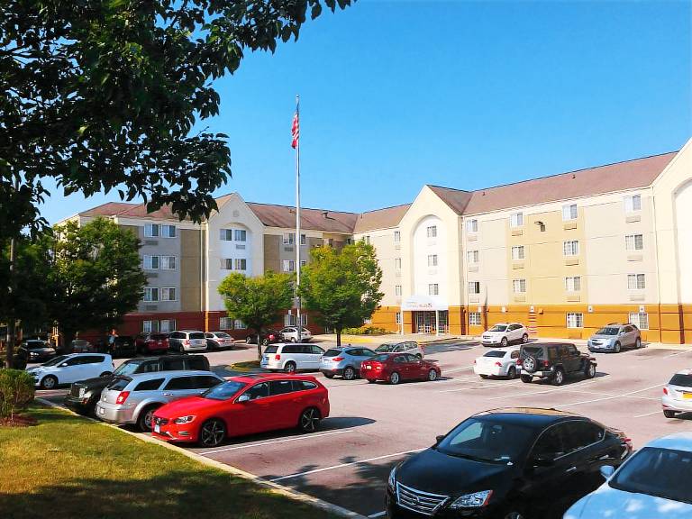 Sonesta Simply Suites Baltimore BWI Airport in Hanover, MD