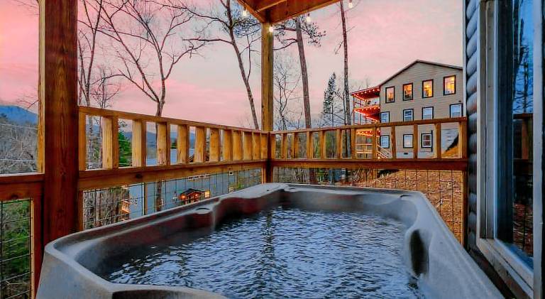 Vacation home with jacuzzi & pool — photo 3
