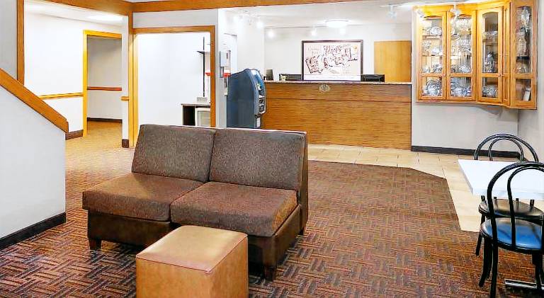 Super 8 By Wyndham Green Bay Near Stadium — photo 5