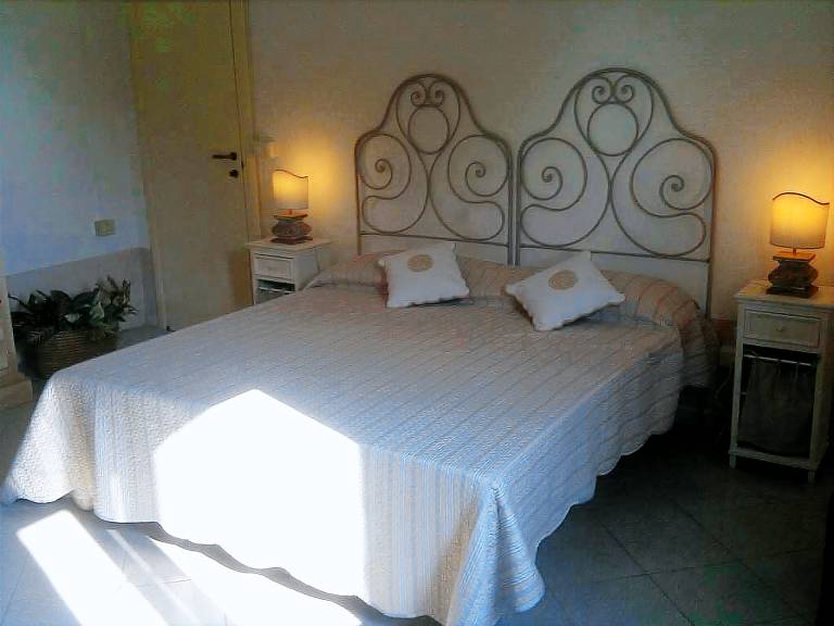 Family-oriented ample rental apartment with BBQ, terrace & yard | Garden view | Dogs allowed — photo 4