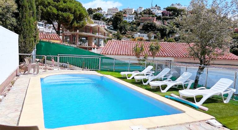 Vacation home with private pool, BBQ & garden | Good for workation — photo 4