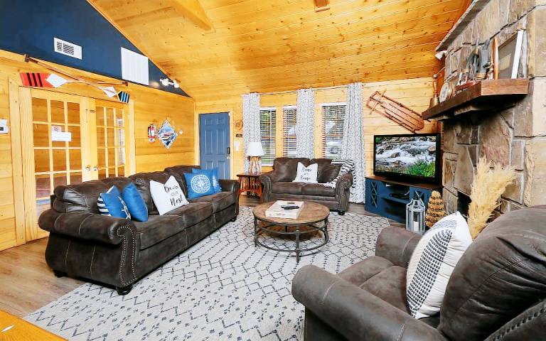 Cabin with hot tub & barbeque | Mountain view — photo 5