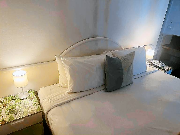 Motel  Denham