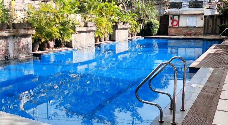 House with terrace, pool & yard | Pet-friendly — photo 5