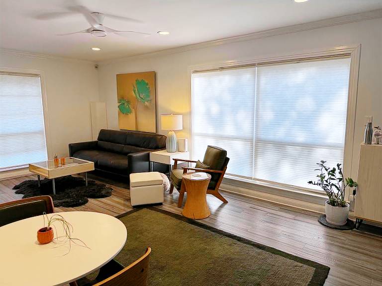 Condo with pool — photo 5
