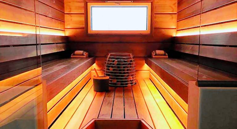Villa with hot tub — photo 3