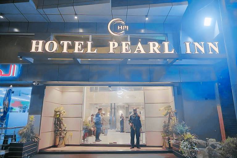 Hotel Pearl Inn