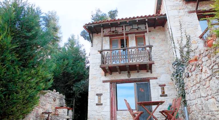 Villa with pool — photo 5