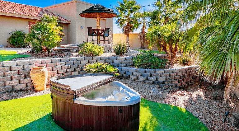 Nice house | Dogs allowed in Lake Havasu City, AZ