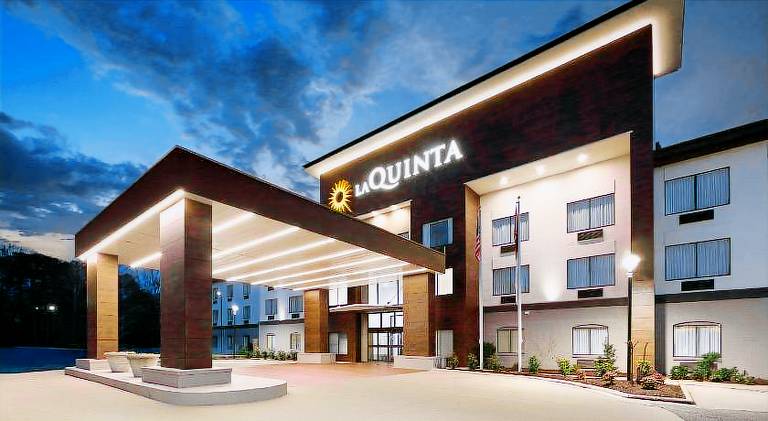 La Quinta Inn & Suites by Wyndham Meridian — photo 2