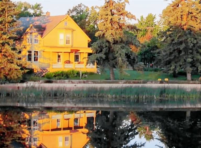 House  Warroad