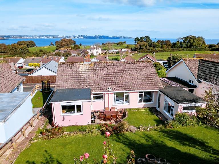 Fully equipped lovely vacation home with garden | Close to the beach | Pet-friendly — photo 4