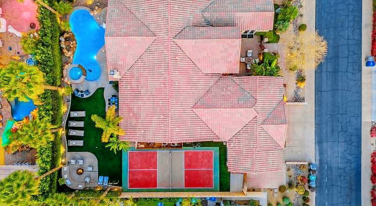 House with pool & jacuzzi | Perfect for remote work in Indio, CA