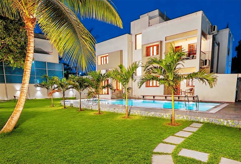 1000 m&sup2; Villa