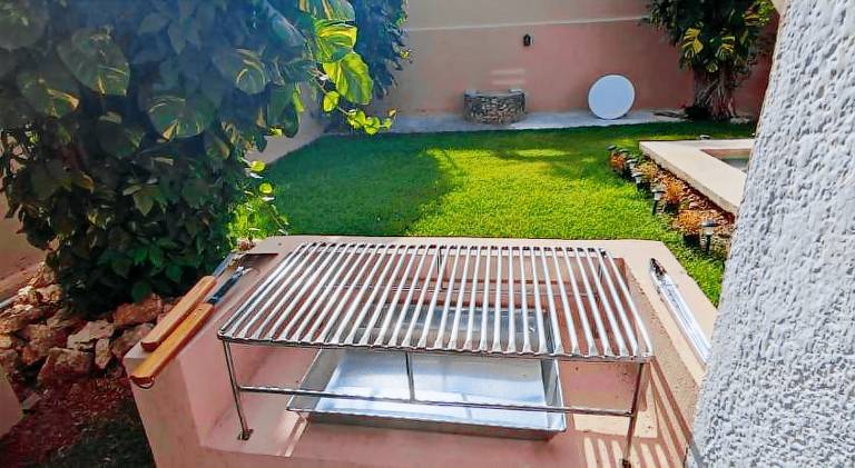 Villa with pool — photo 5