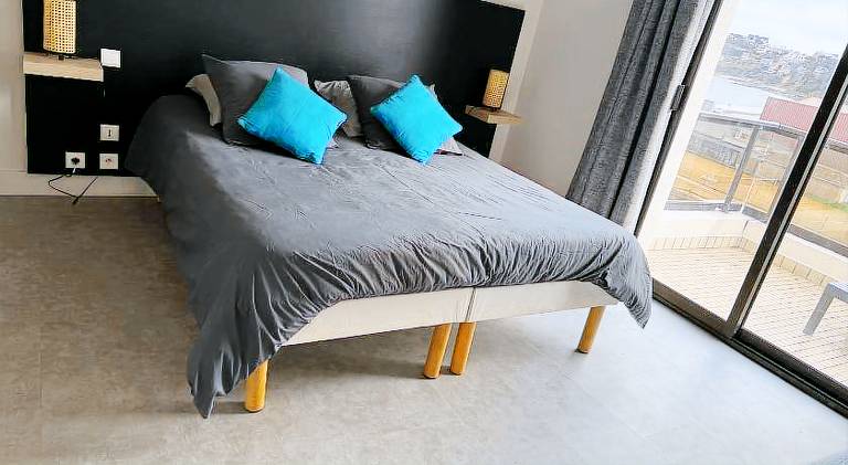 Apartment with pool — photo 2