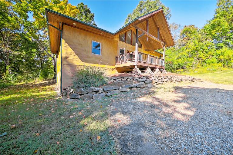 Peaceful Custom Carbondale Home w/ Deck, Near SIU! — photo 2