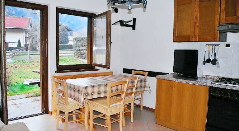 Rental apartment with garden — photo 3