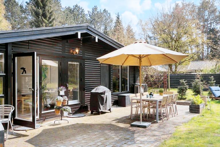 Fully equipped beautiful vacation home with terrace & grill | Pet-friendly in Ebeltoft