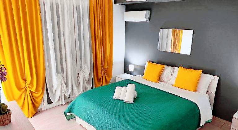 Pleasant holiday apartment with patio | Next to the beach | Pets are welcome in Messina