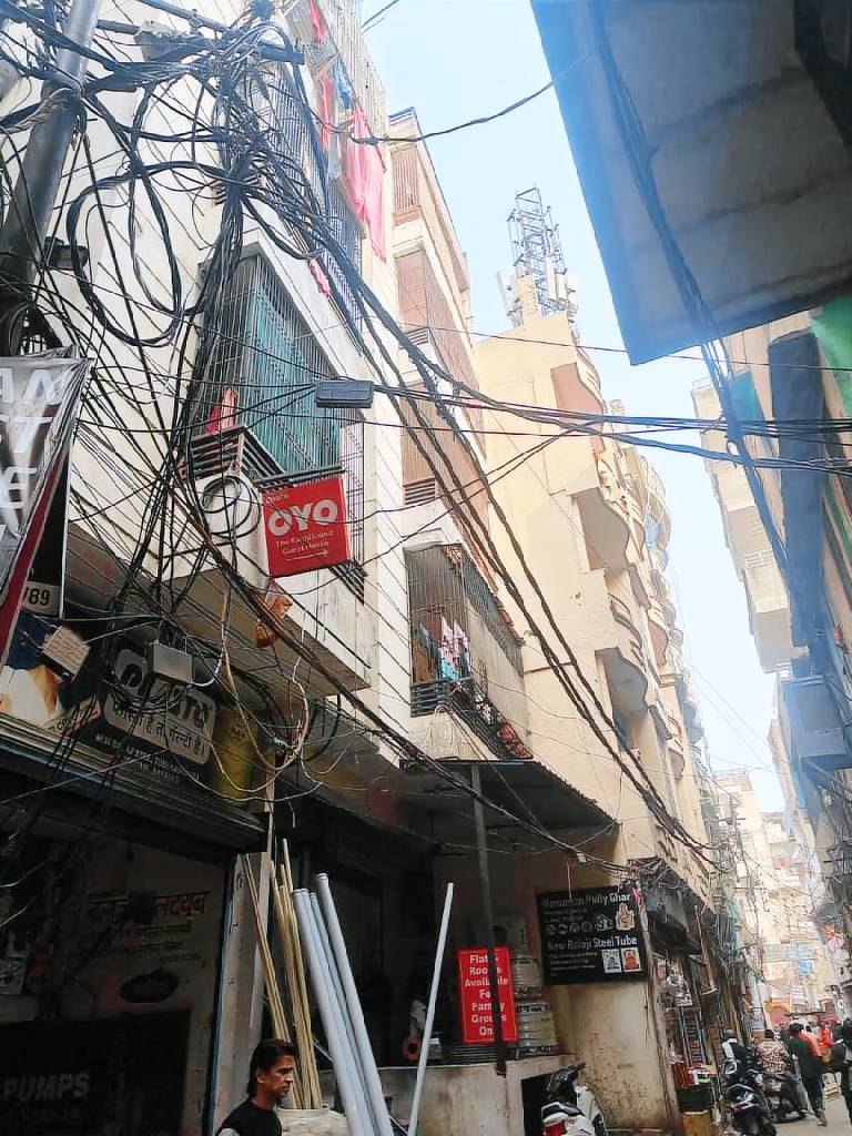 Shri Kashi Dham Homestay 2 BHK AC Flat Rooms in Tola