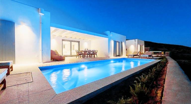 Villa with terrace, garden & private pool — photo 2