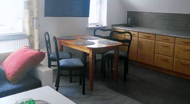 Holiday apartment with barbecue, patio & yard — photo 4