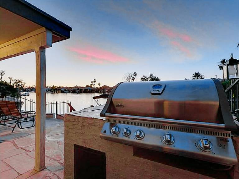 Family-friendly rental apartment with yard, private pool & patio | Pets are welcome — photo 5